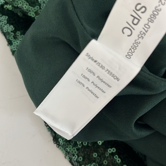 Green Sequin Body Con Dress - Picture 5 of 12